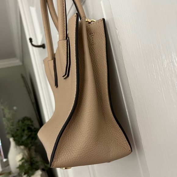 Michael Kors Mercer Beige Leather Handbag Small Satchel Crossbody Minimalist - Picture 4 of 13